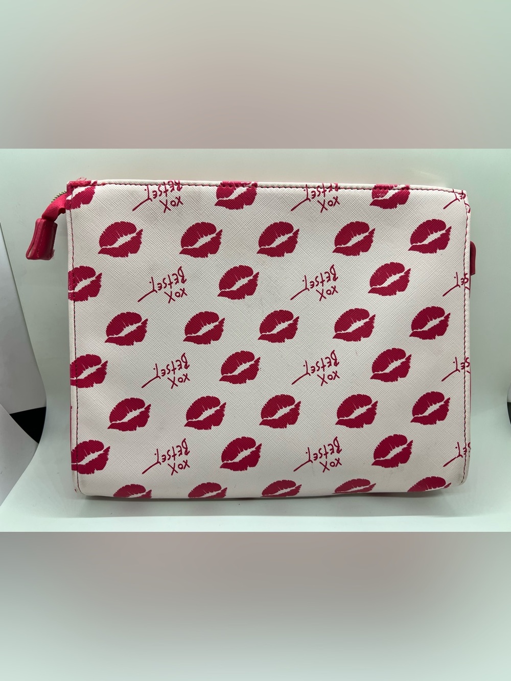 Betsey Johnson lips print wristlet purse - Picture 5 of 9